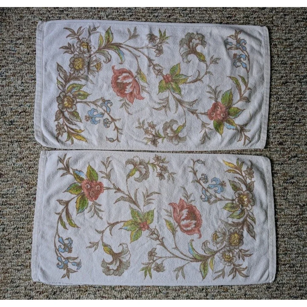 2 Vintage Floral Hand towels Springmaid Made USA Flowers Vines Leaves White